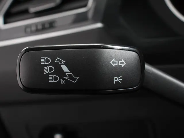 Volkswagen Tiguan 1.5 TSI DSG 150pk Life 2021 Benzine 14