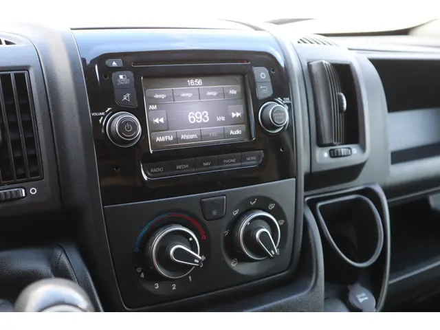 Peugeot Boxer 330 2.2 HDI L1H1 Première 2015 Diesel 13