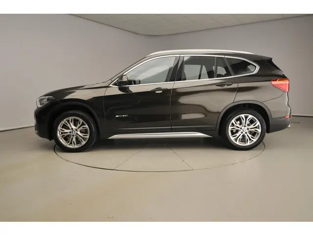 BMW X1 sDrive20i Executive 2017 Benzine 2
