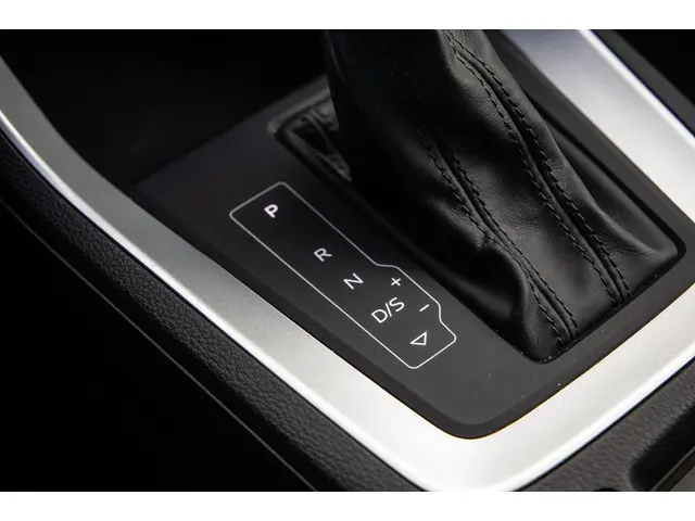 Audi Q3 45 TFSI e edition 2021 Hybride Benzine 43