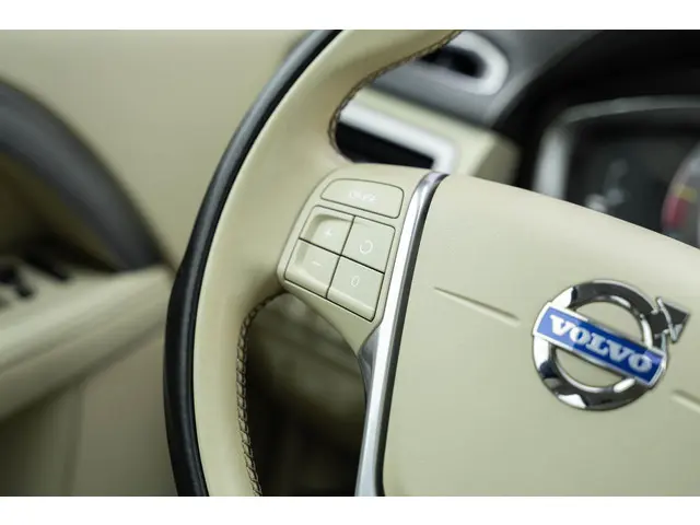 Volvo V70 2.0 T4 Inscription Edition 2015 Benzine 26