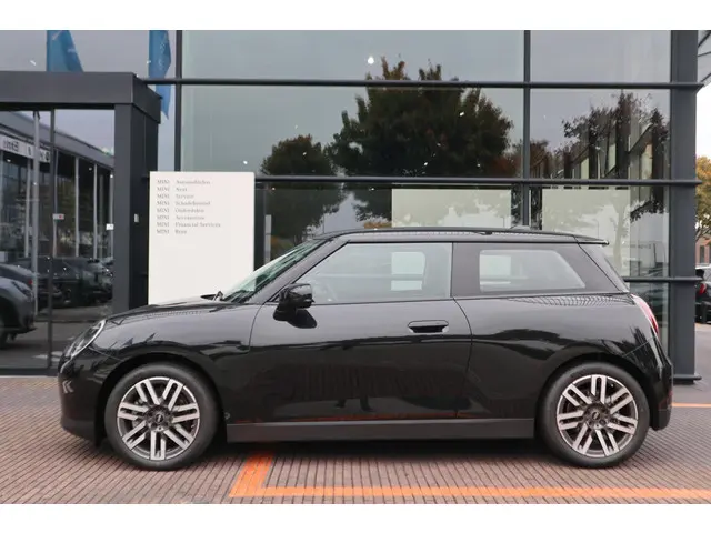 MINI 3-Deurs Cooper E 2025 Elektrisch 3