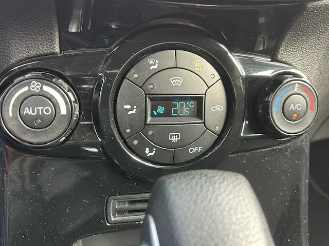 Ford Fiesta 1.0 EcoBoost Titanium/ 2016 Benzine 16