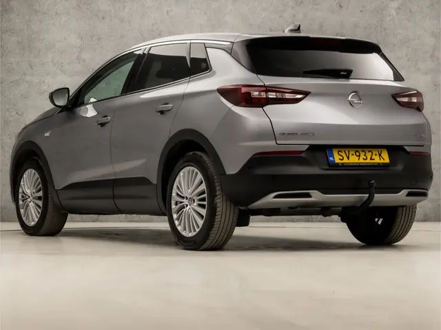 Opel Grandland X 1.2 Turbo Executive Sport 2018 Benzine 3