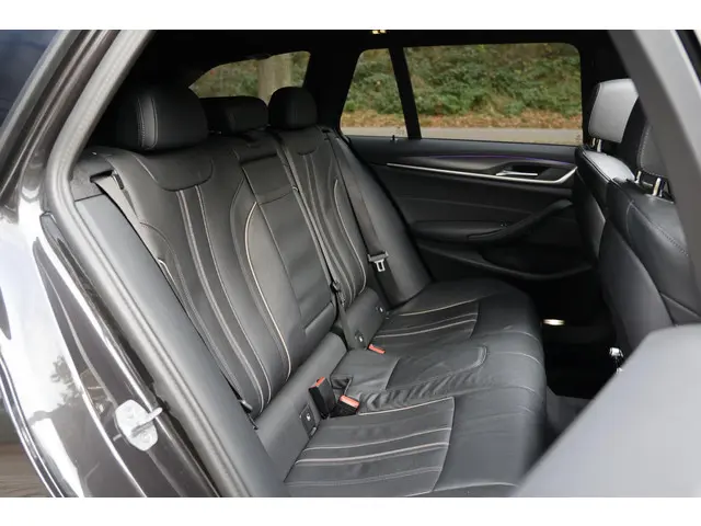 BMW 5 Serie Touring 530i High Executive 2023 Benzine 15