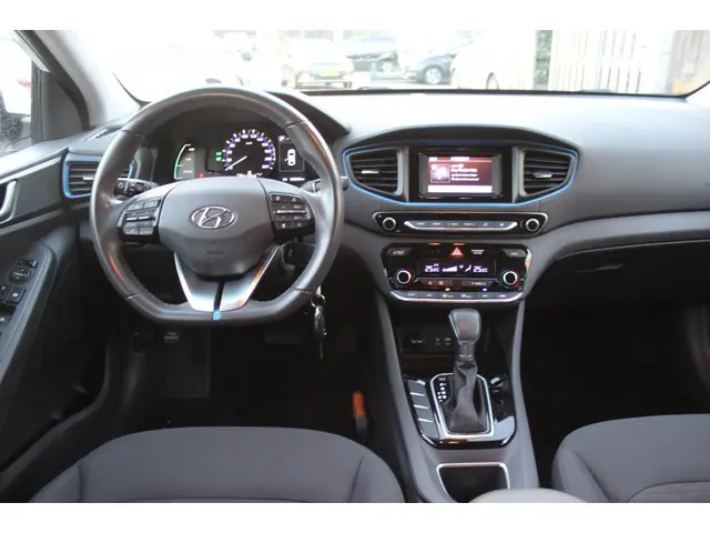 Hyundai IONIQ 1.6 GDi i-Motion 2018 Hybride Benzine 15