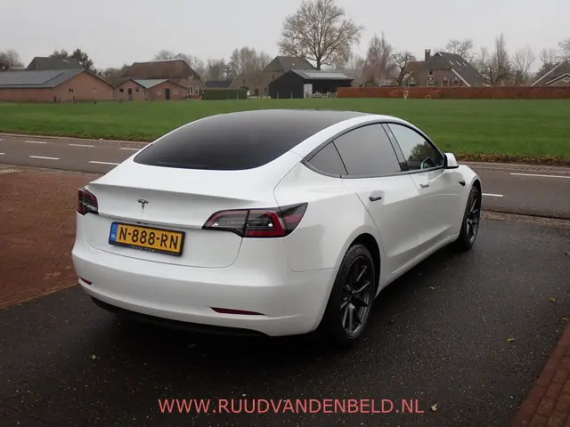 Tesla Model 3 SR+ 60kWh 2021 Elektrisch 4