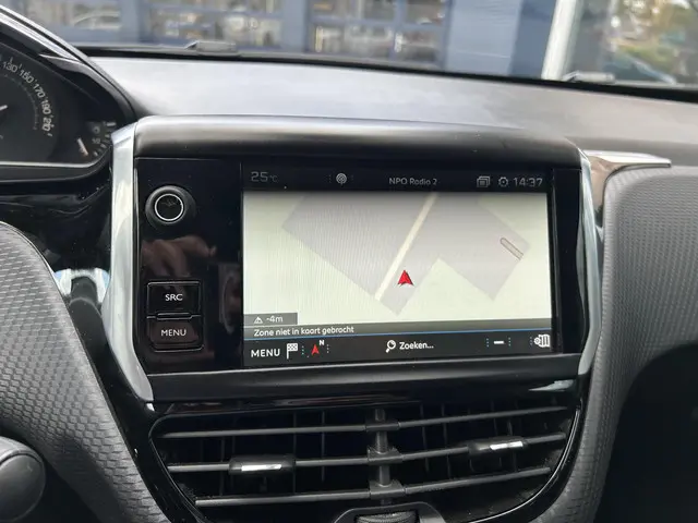 Peugeot 2008 1.2 Turbo 110PK Signature 2019 Benzine 12