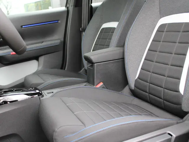 Citroën C3 1.2 Hybrid 110pk Plus 2025 Hybride Benzine 11