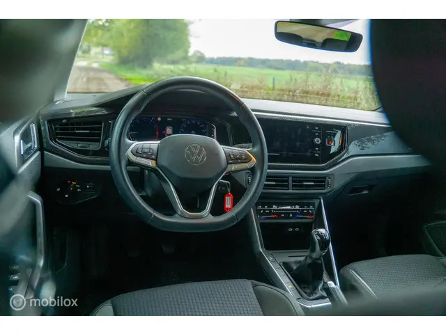 Volkswagen Polo 1.0 TSI Life Business 2022 Benzine 18