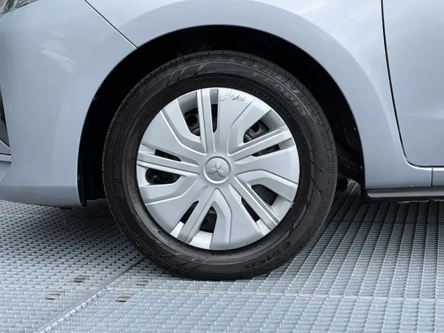 Mitsubishi Space Star 1.2 Cool+ 2021 Benzine 26
