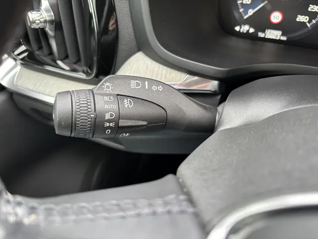 Volvo V60 2.0 T5 Inscription 2019 Benzine 35