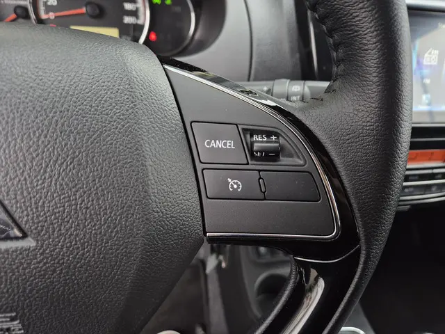 Mitsubishi Space Star 1.2 Intense 2022 Benzine 22