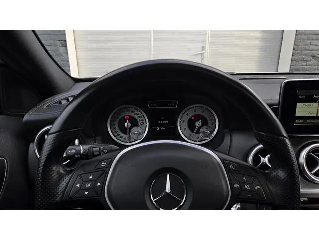 Mercedes-Benz A-Klasse 200 AMG Sport 2013 Benzine 15