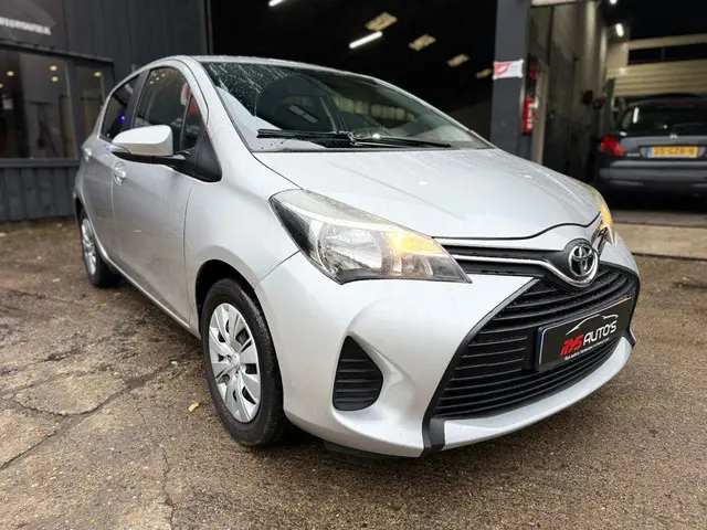 Toyota Yaris 2