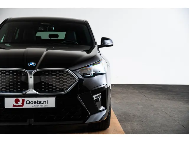 BMW iX2 xDrive30 67 kWh 2024 Elektrisch 11