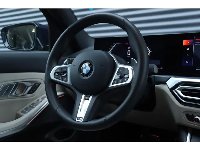 BMW 3 Serie Sedan 320i 2024 Benzine 37