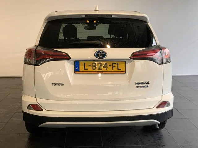 Toyota RAV4 2.5 Hybrid AWD Style 2018 Hybride Benzine 18