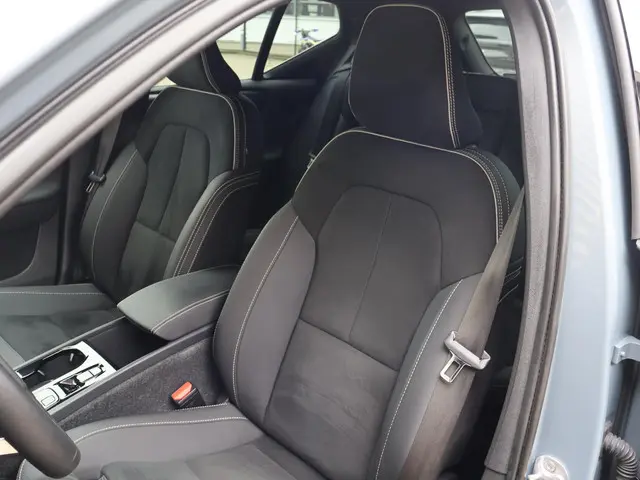 Volvo XC40 B3 Plus Dark 2023 Benzine 13