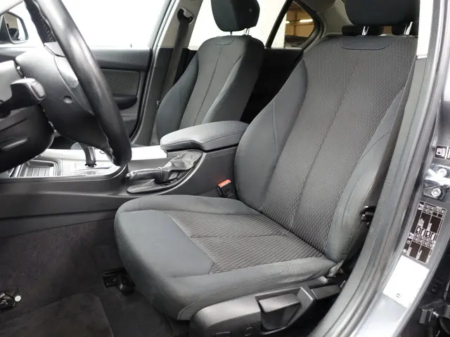 BMW 3 Serie 328i 245pk High Executive Aut- 2012 Benzine 21