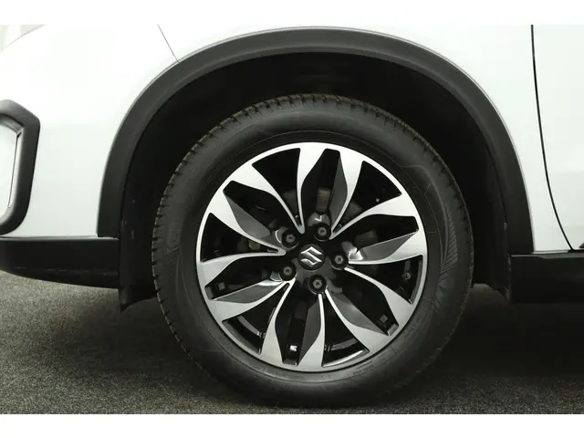 Suzuki Vitara 1.6 High Executive 2015 Benzine 38