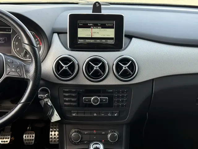 Mercedes-Benz B-Klasse 180 Prestige 2014 Benzine 21