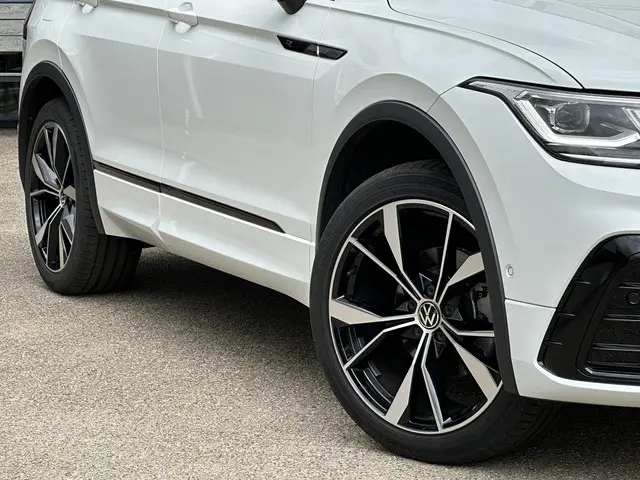 Volkswagen Tiguan 1.5 TSI R-Line 2023 Benzine 37