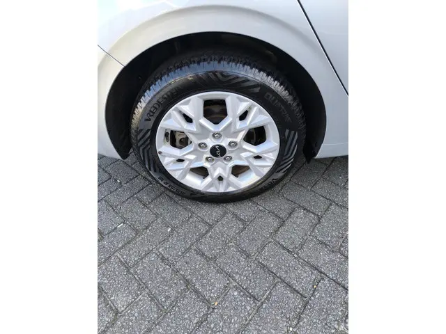 Kia Ceed 1.0 T-GDi DynamicLine 2023 Benzine 13