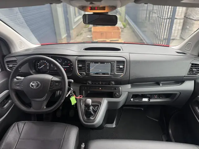 Toyota ProAce Worker 2.0 D-4D Live DC 2022 Diesel 17