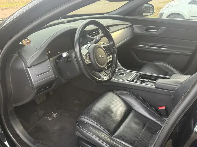 Jaguar XF 2.0d Portfolio 2017 Diesel 5