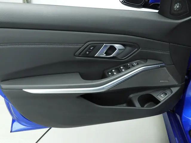 BMW 3 Serie Touring 320i 2024 Benzine 21