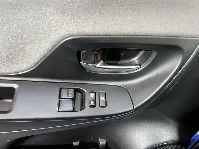Toyota Yaris 1.5 Hybrid Design 2017 Hybride Benzine 28