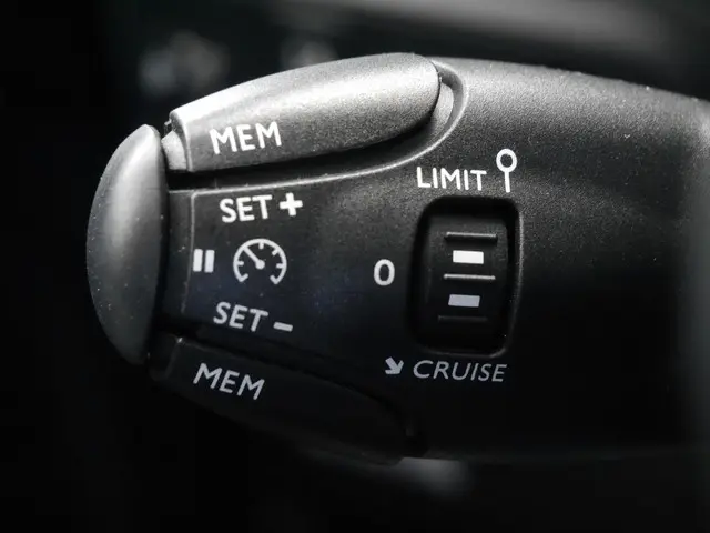Citroën C3 1.2 PureTech Automaat Shine 2017 Benzine 24