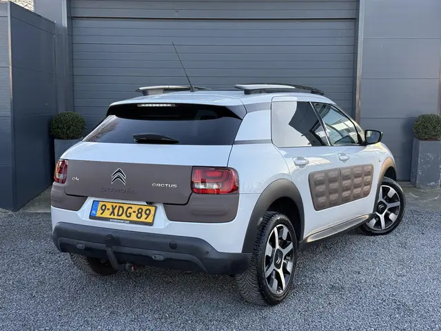 Citroën C4 Cactus 1.2 e-VTi Shine 2014 Benzine 4