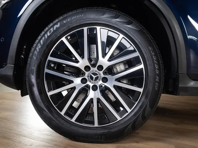 Mercedes-Benz GLC 300e 4MATIC 2020 Hybride Benzine 7