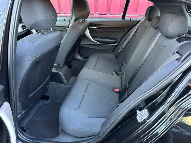 BMW 1 Serie 116i // Engine smokes // Motor rookt // 2012 Benzine 14