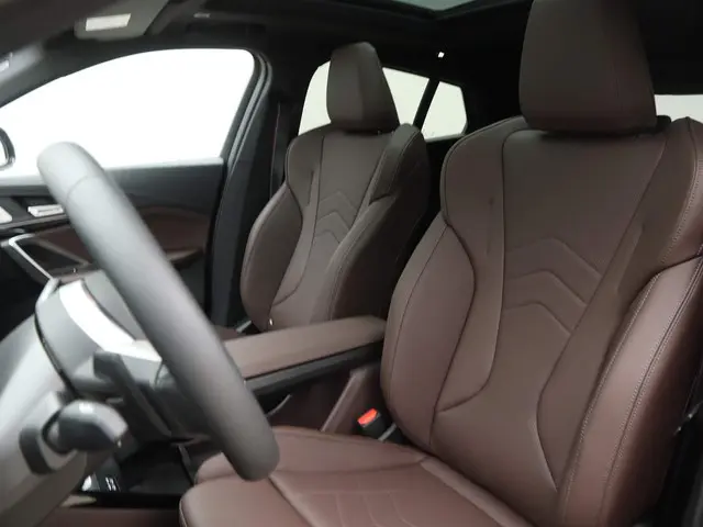BMW iX2 eDrive20 65kWh 2024 Elektrisch 5