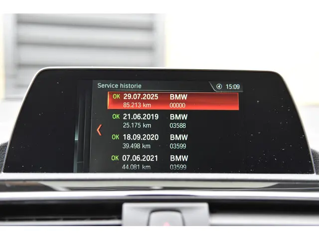 BMW 1 Serie 118i Edition Sport Line 2017 Benzine 19