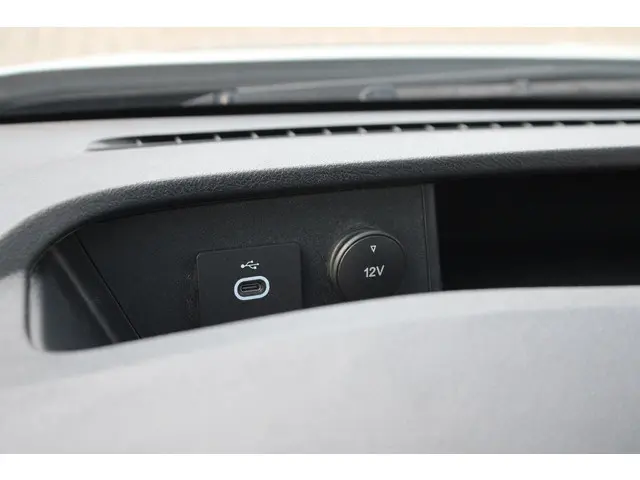 Ford E-Transit 350 L3H2 Trend 68 kWh 2024 Elektrisch 27