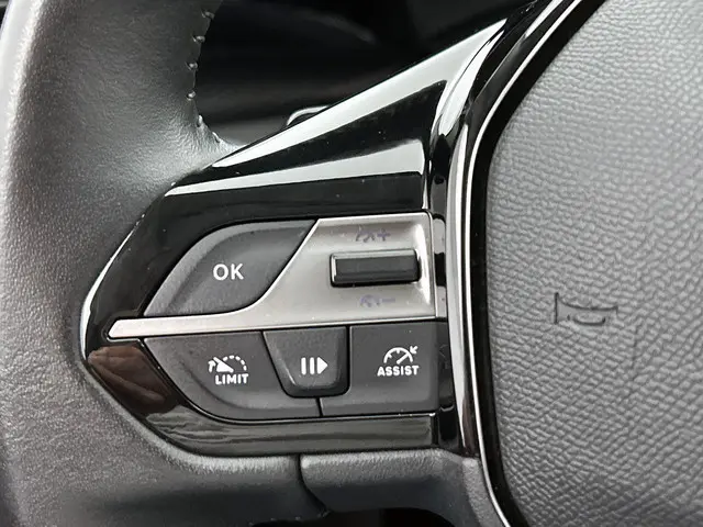 Peugeot 308 SW 1.2 130PK AUT. Business 2022 Benzine 17