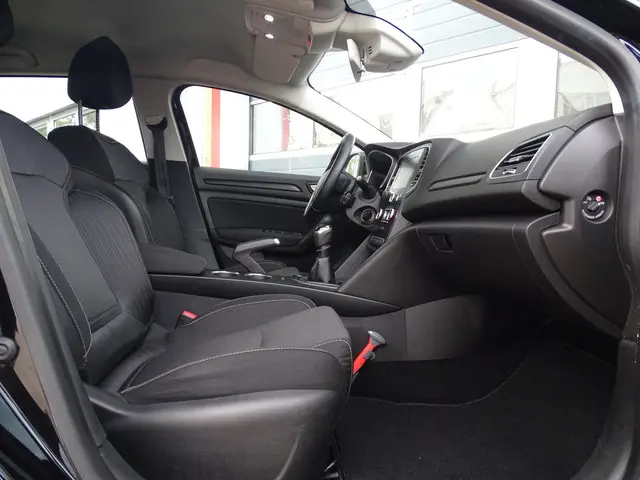 Renault Mégane Estate 1.2 TCe Limited 2017 Benzine 14