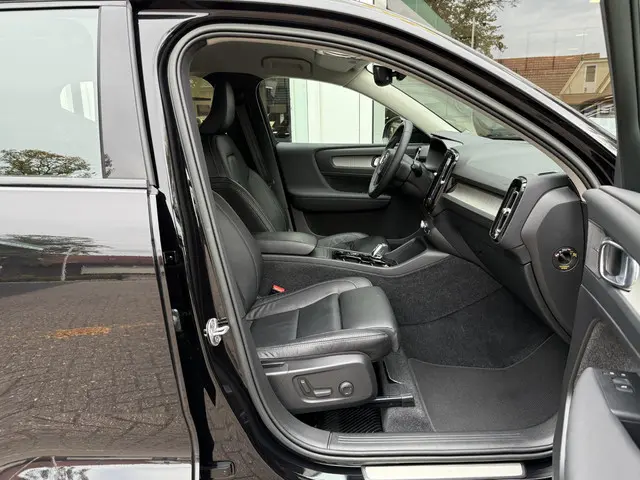 Volvo XC40 2.0 B4 Plus Dark 2022 Benzine 39