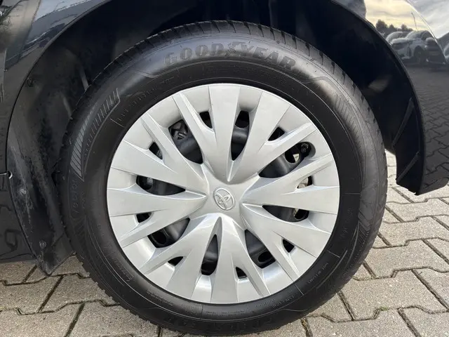 Toyota Yaris 1.5 Hybrid 2023 Hybride Benzine 12