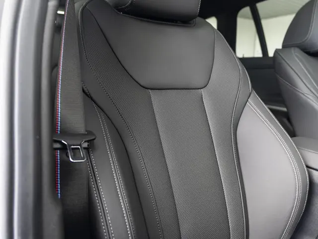 BMW 3 Serie Touring 330e 2026 Hybride Benzine 12