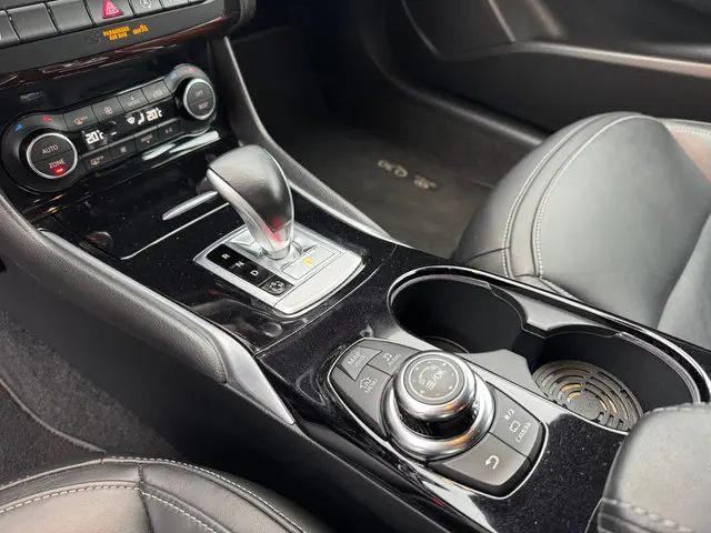 Infiniti Q Q30 1.6t 115kW Luxe 2016 Benzine 12