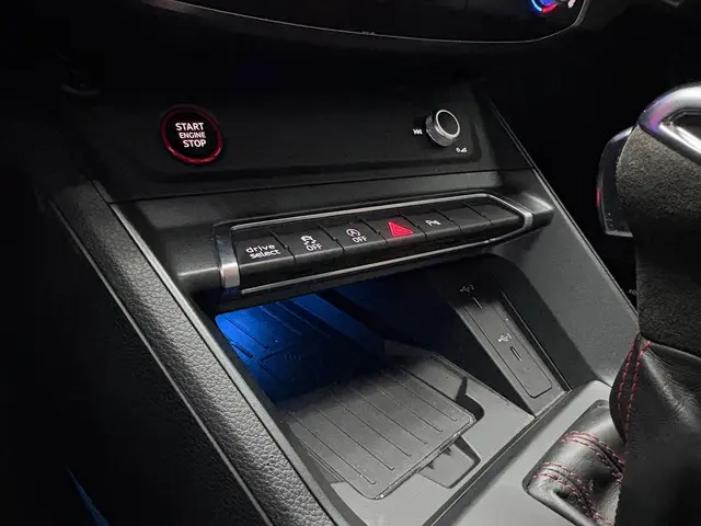 Audi RSQ3 Sportback 2.5 TFSI RS Seats Pano 2022 Benzine 16