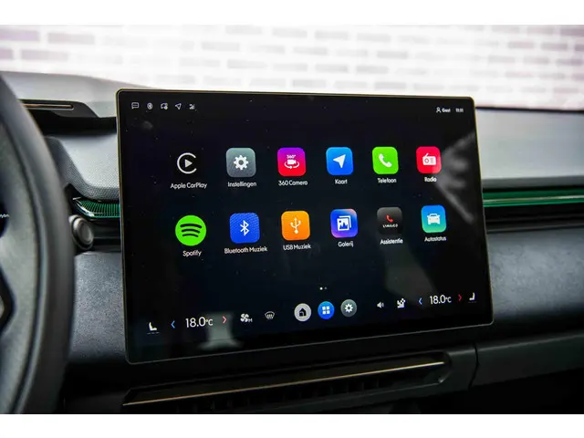 Lynk & Co 08 1.5 More 2025 Hybride Benzine 21