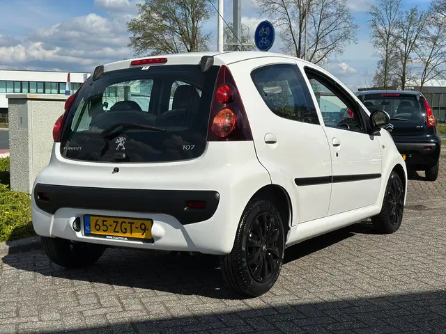 Peugeot 107 1.0 Active facelift led airco 2012 Benzine 9
