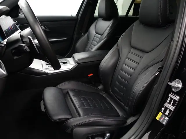BMW 3 Serie 330e M Sport- 2022 Hybride Benzine 25