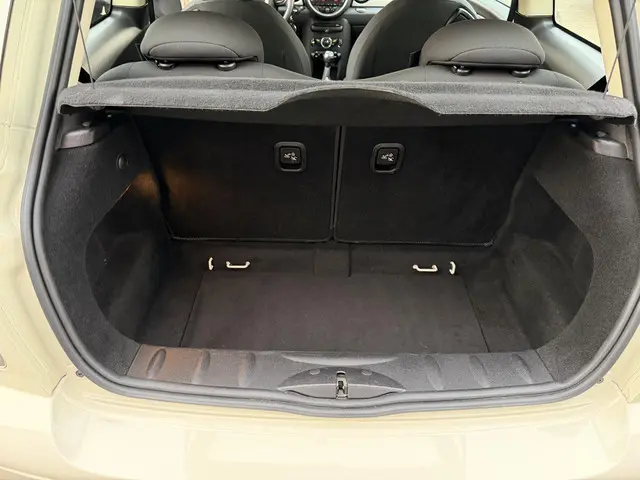 MINI One Mini 1.6 Business Line Org NL 2012 Benzine 15